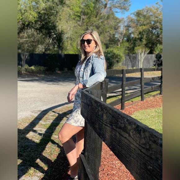 Meet your Posher, Crystal - Picture 2 of 3